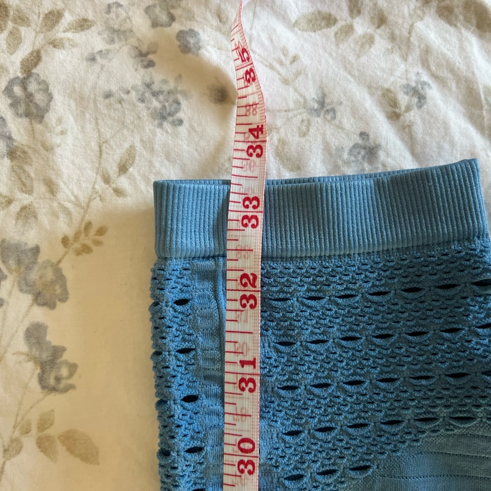 Gymshark: Blue Leggings with Cutout Detailing: Size S - Picture 7 of 8